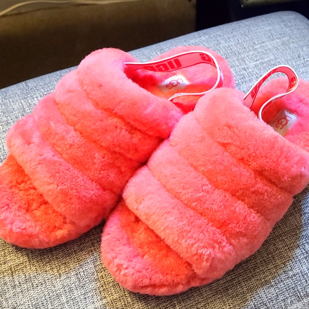 UGG Fluff Yeah size 7
